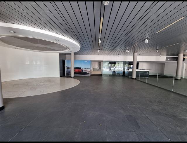2,982M² SHOWROOM TO LET IN SANDTON CENTRAL